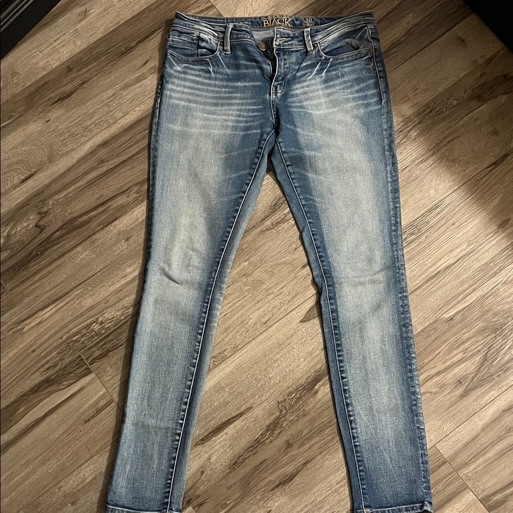 Buckle Women's Faded Blue Skinny Jeans